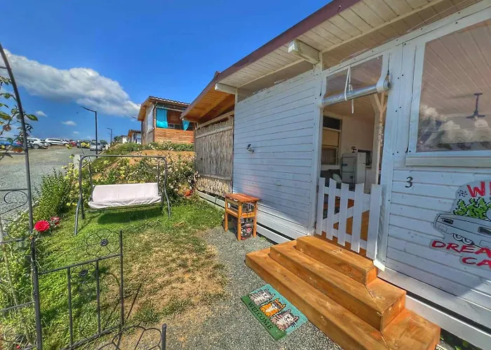 キャンプ場 каравани дрийм арапя